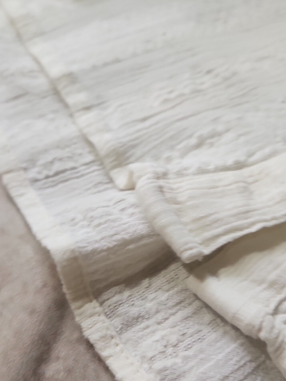 Universal Thread White Button-Front Textured Blouse - Picture 6 of 12